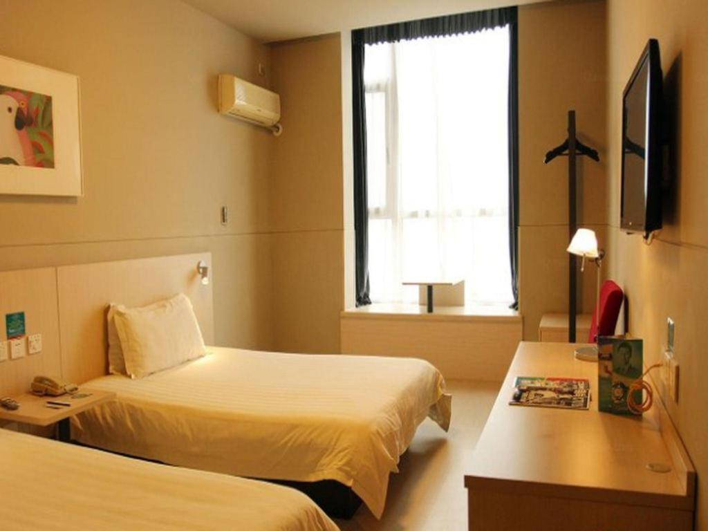 טאי יואן Jinjiang Inn Tiayuan Wuyi Square מראה חיצוני תמונה