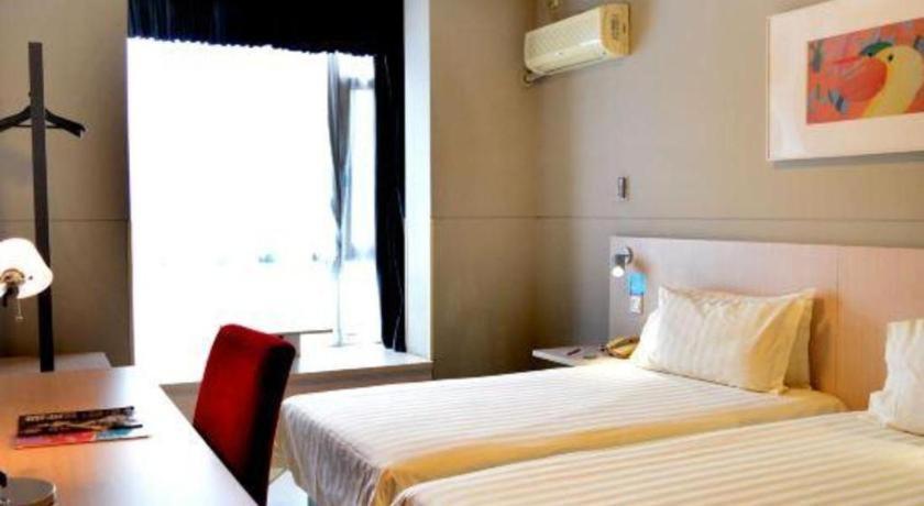 טאי יואן Jinjiang Inn Tiayuan Wuyi Square מראה חיצוני תמונה