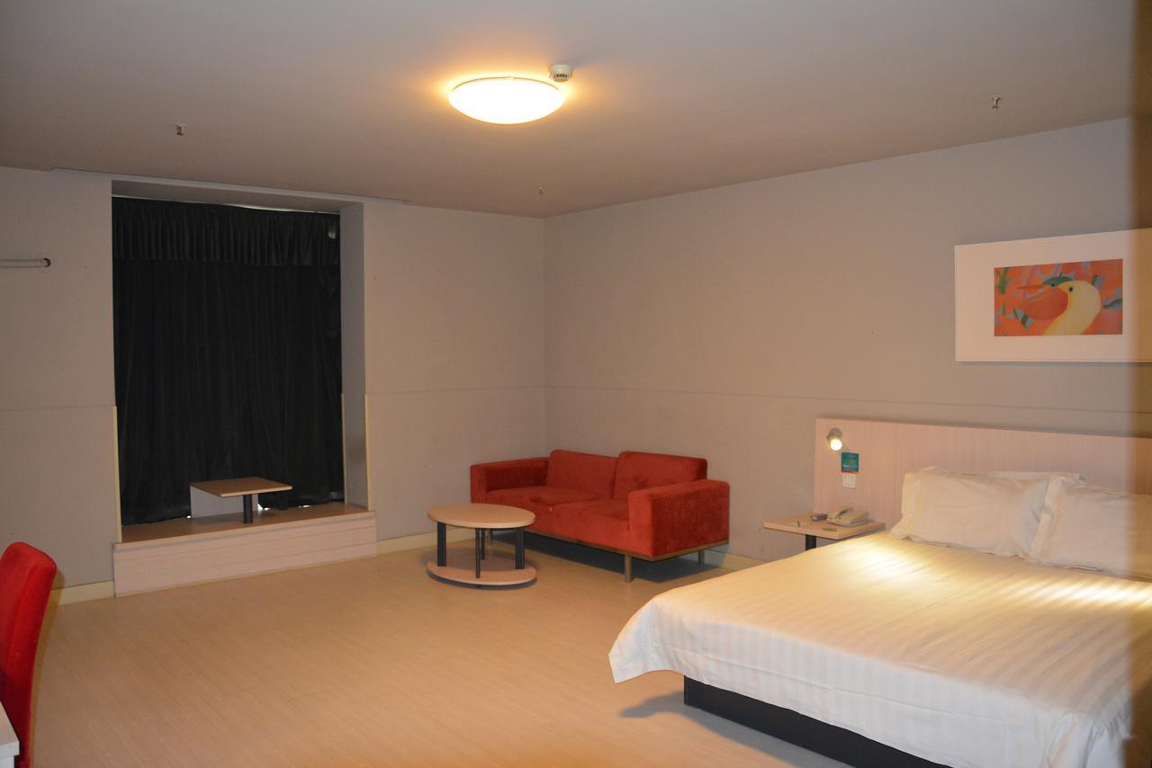 טאי יואן Jinjiang Inn Tiayuan Wuyi Square מראה חיצוני תמונה